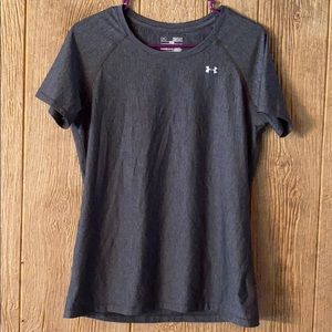 Under Armour Fitted Work Out Shirt Size Medium